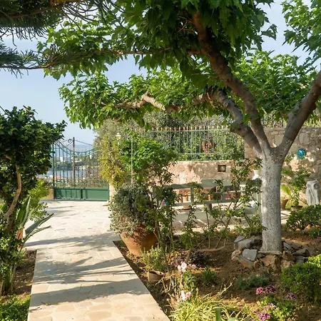 Holiday home Stone & Sea Agia Pelagia (Crete)